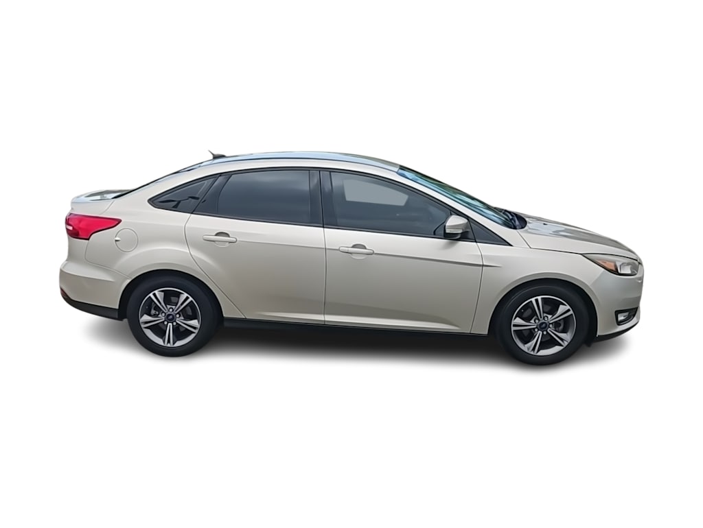 Thumbnail: 2017 Ford Focus - 17