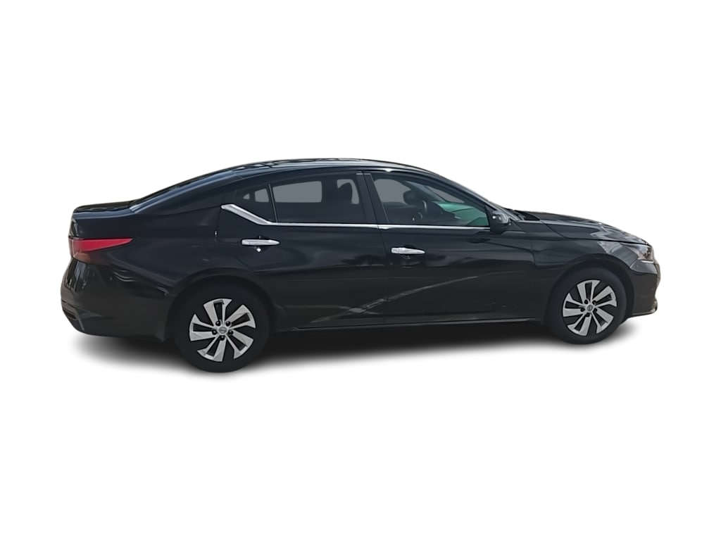 Thumbnail: 2023 Nissan Altima - 20