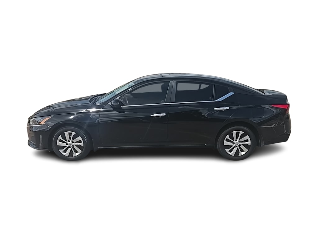Thumbnail: 2023 Nissan Altima - 3