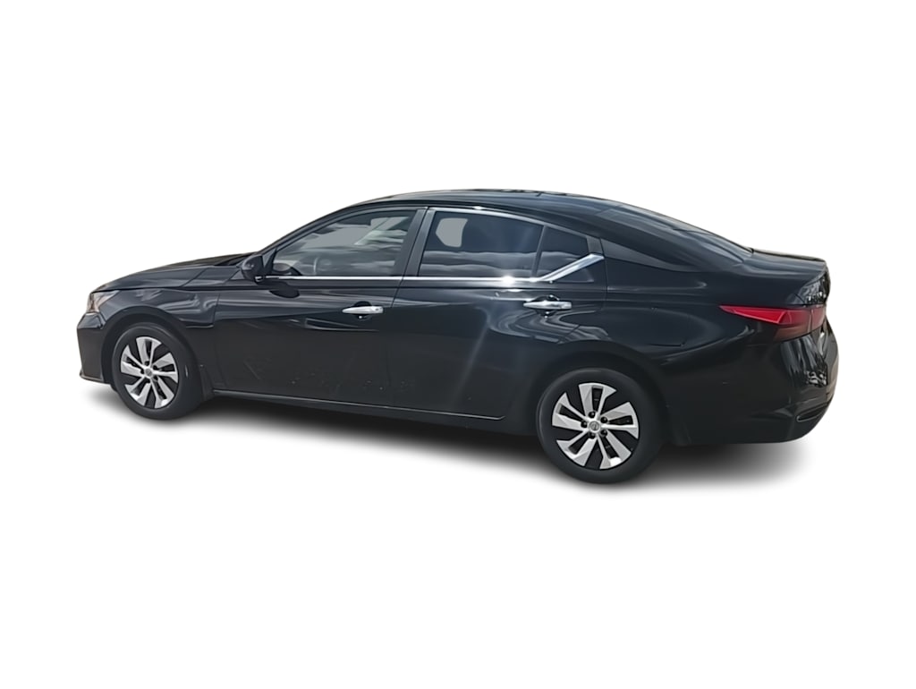 Thumbnail: 2023 Nissan Altima - 17