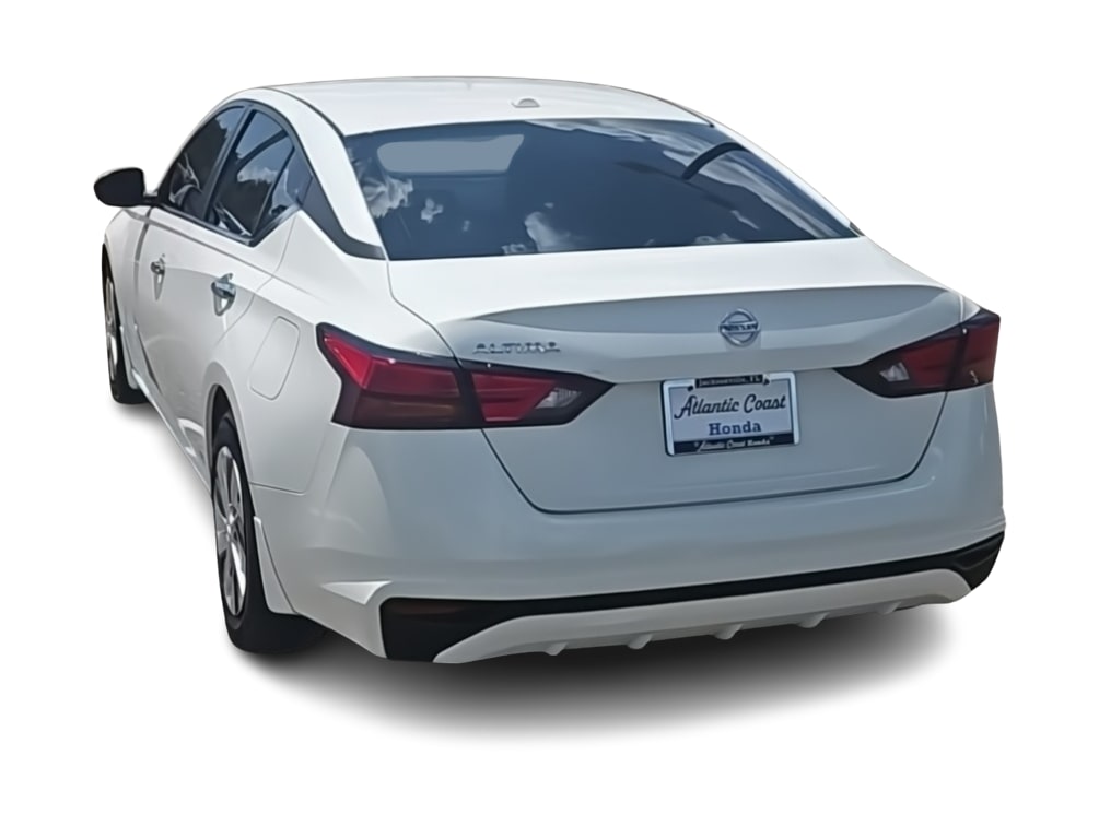 Thumbnail: 2020 Nissan Altima - 16