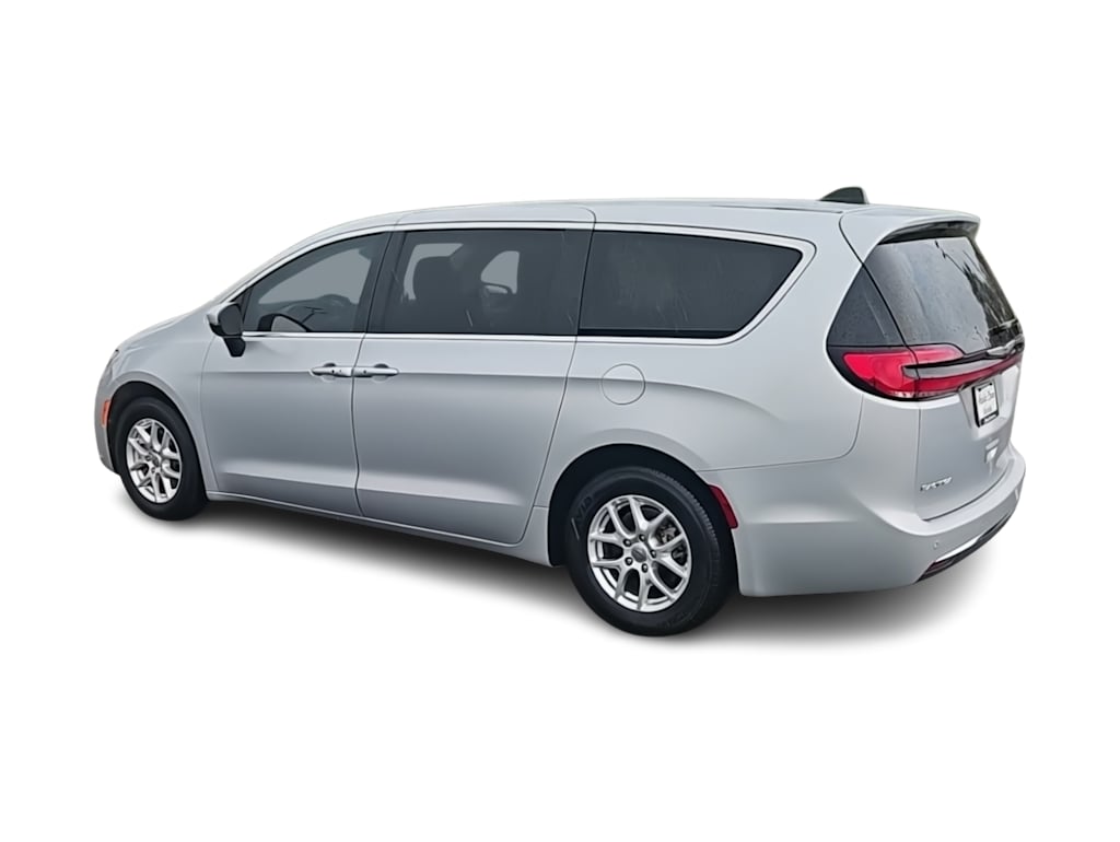 Thumbnail: 2023 Chrysler Pacifica - 17