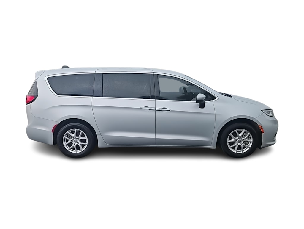 Thumbnail: 2023 Chrysler Pacifica - 19