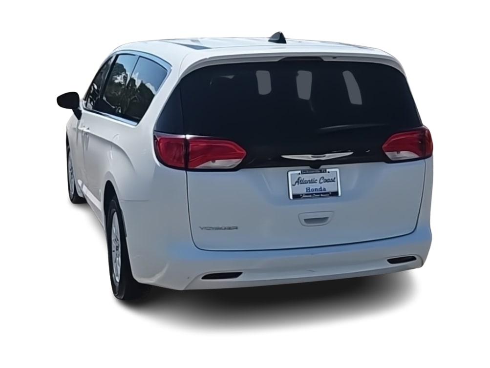 Thumbnail: 2023 Chrysler Voyager - 18