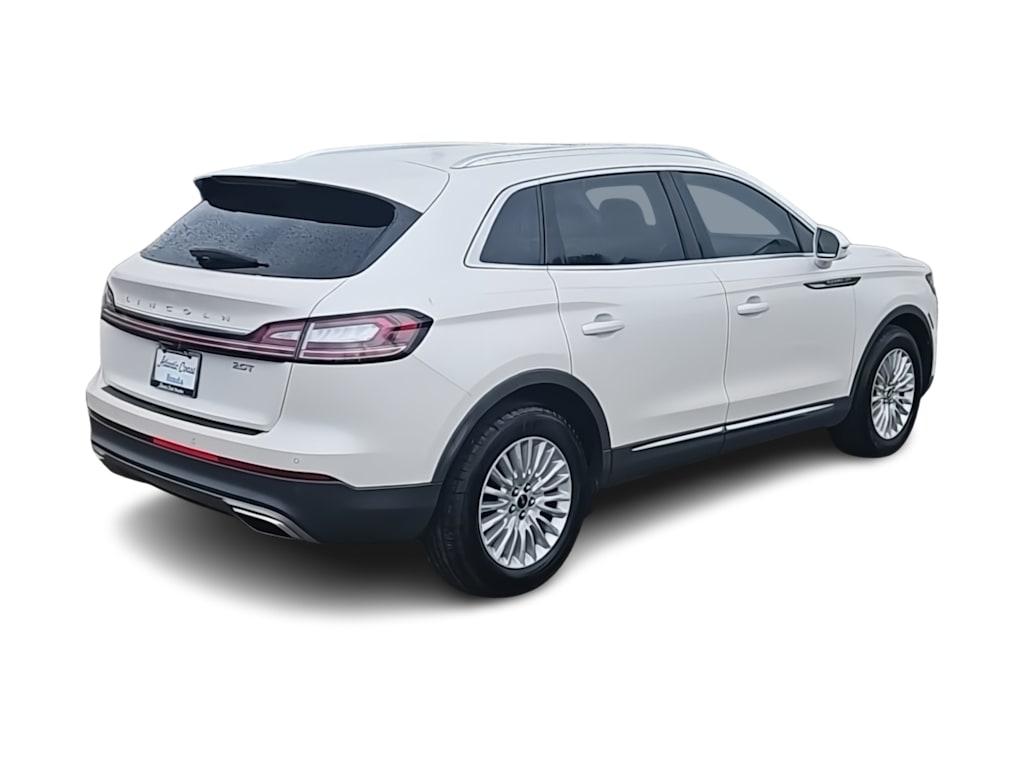 Thumbnail: 2019 Lincoln Nautilus - 16
