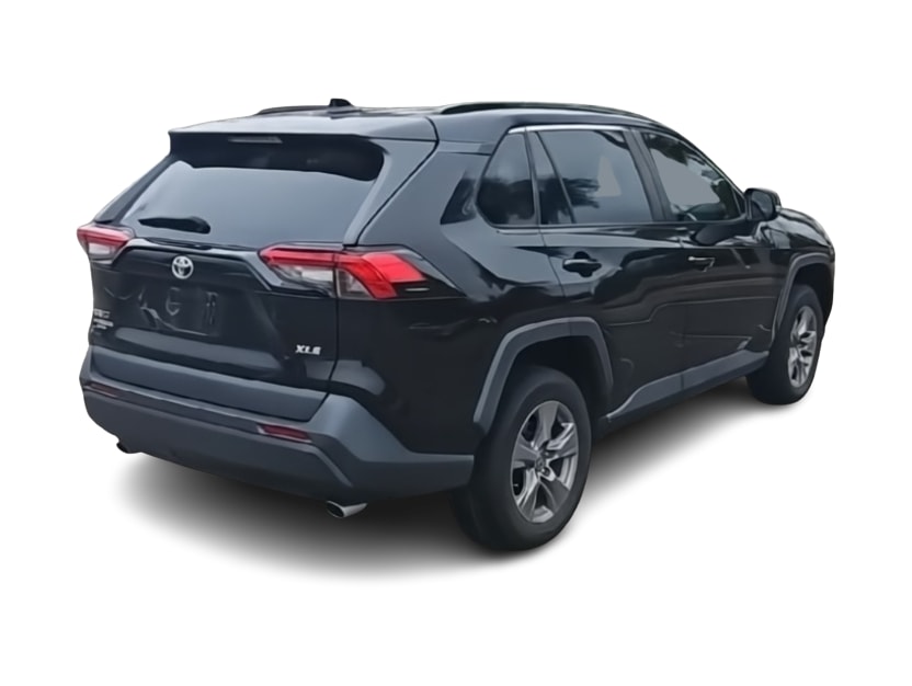 Thumbnail: 2022 Toyota RAV4 - 10