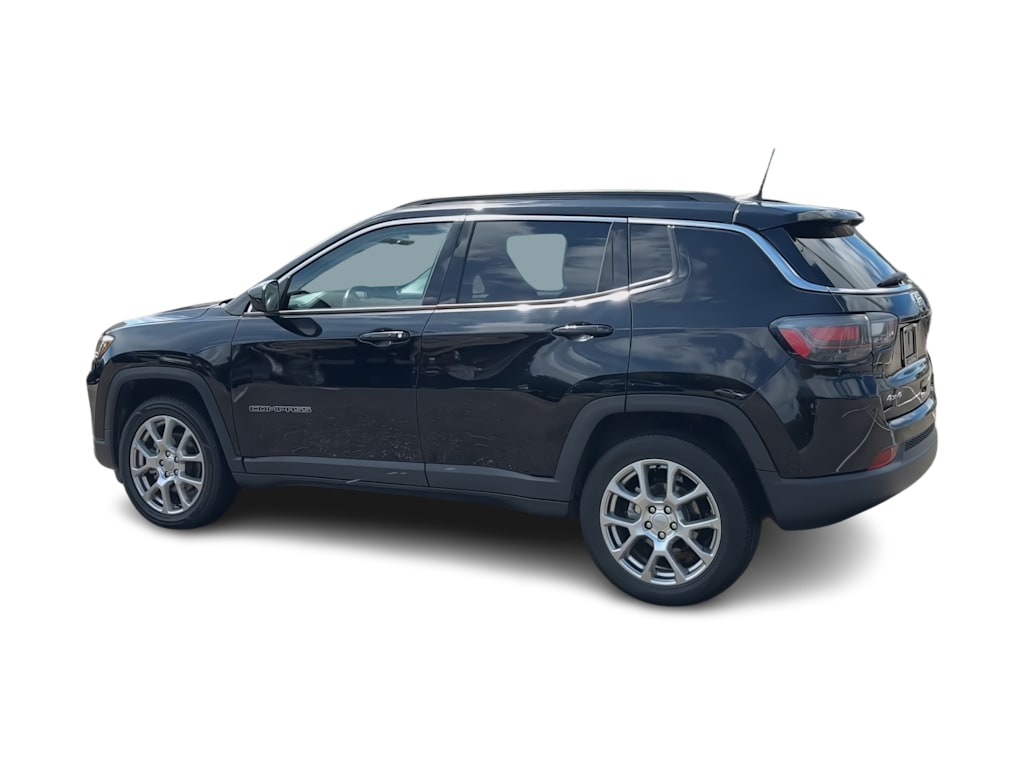Thumbnail: 2022 Jeep Compass - 17