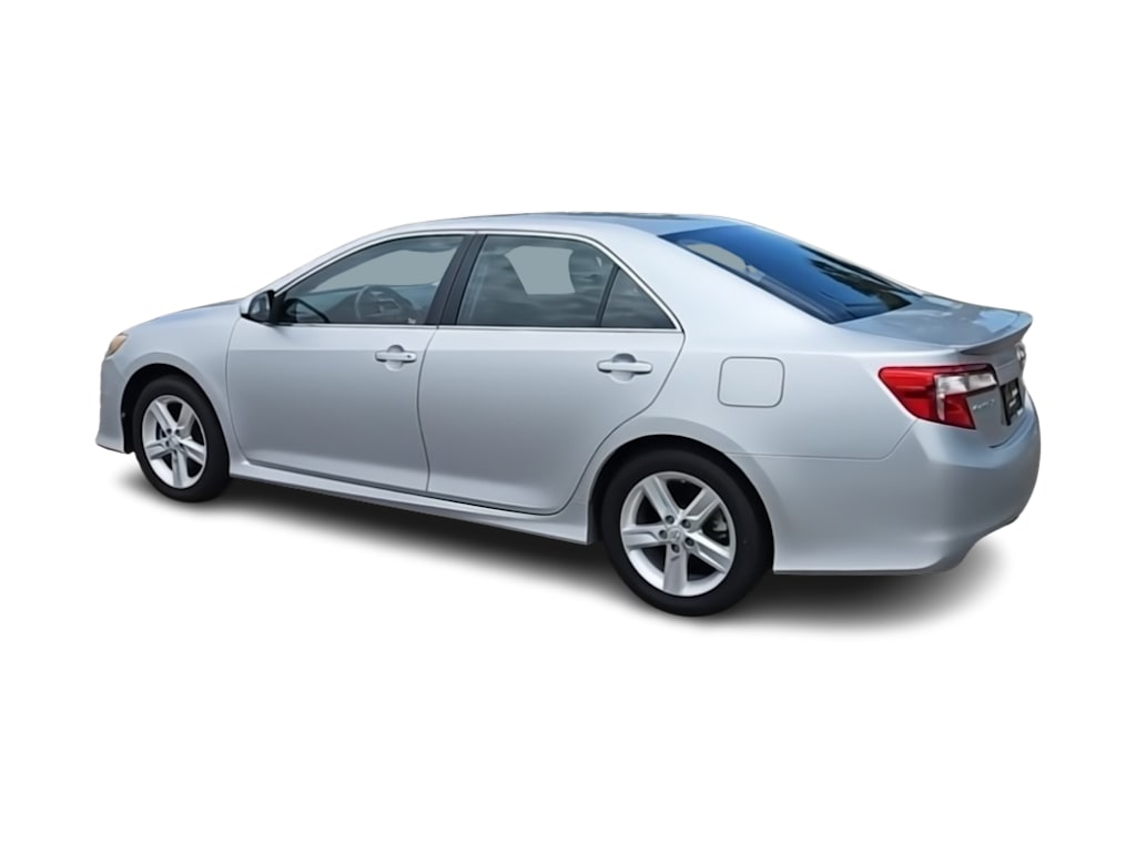 2014 Toyota Camry SE 17