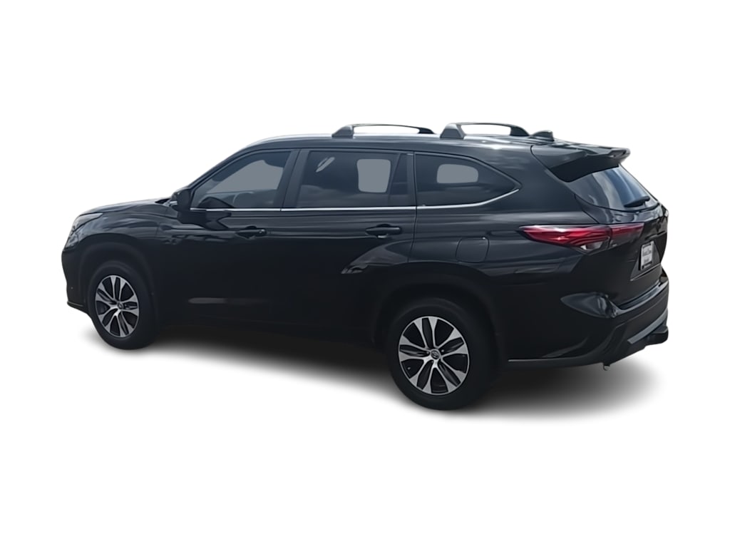 Thumbnail: 2023 Toyota Highlander - 4