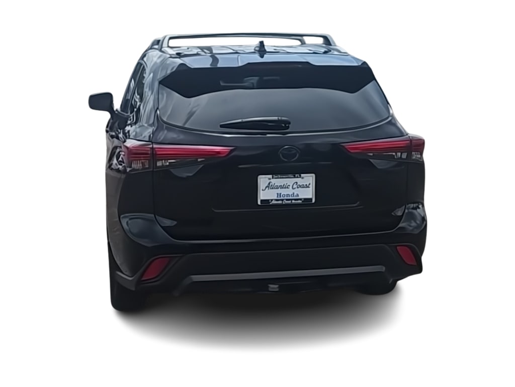 Thumbnail: 2023 Toyota Highlander - 18
