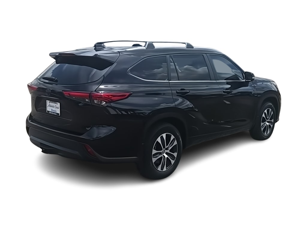 Thumbnail: 2023 Toyota Highlander - 19
