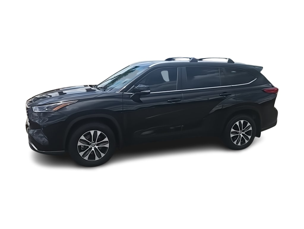 Thumbnail: 2023 Toyota Highlander - 3