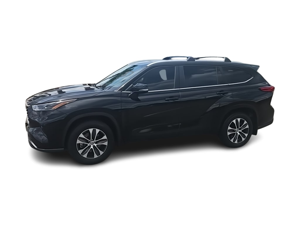 Thumbnail: 2023 Toyota Highlander - 3