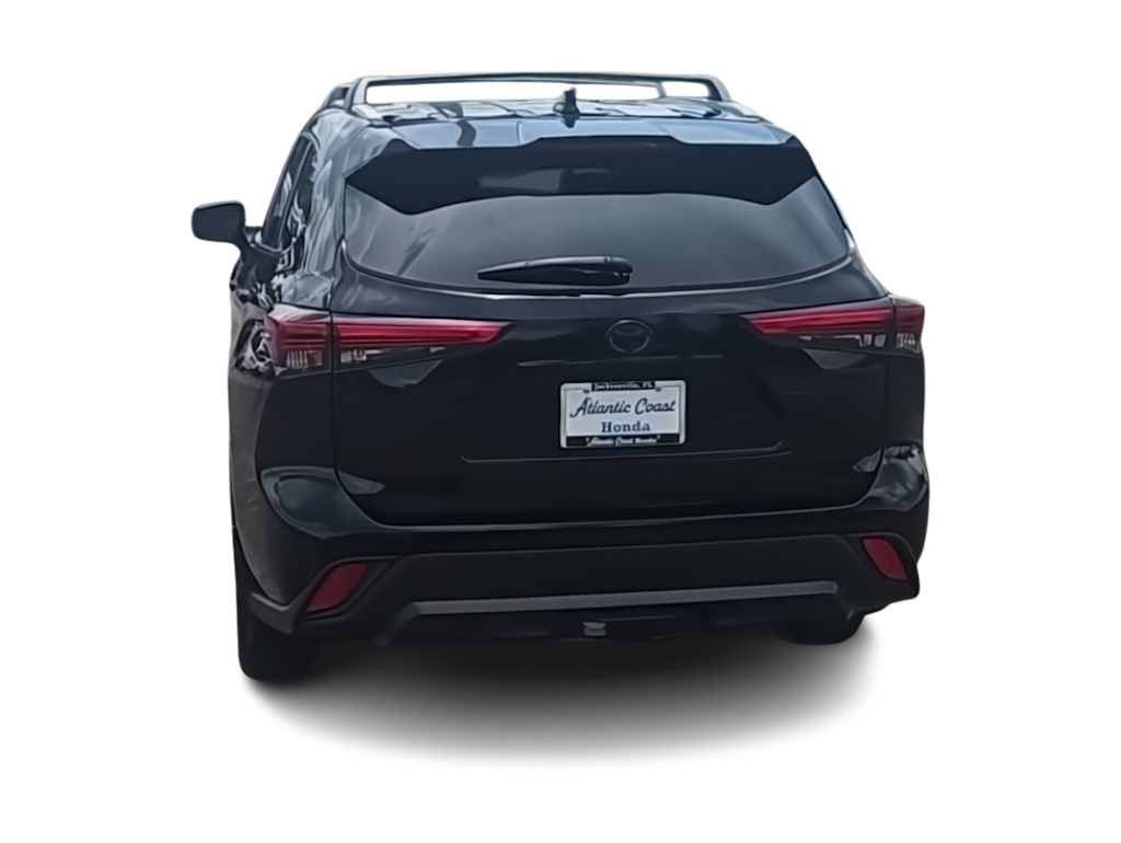 Thumbnail: 2023 Toyota Highlander - 18