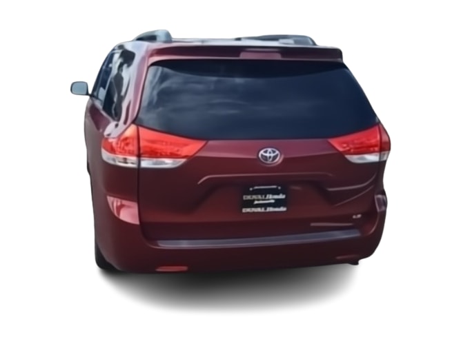 2011 Toyota Sienna LE 19