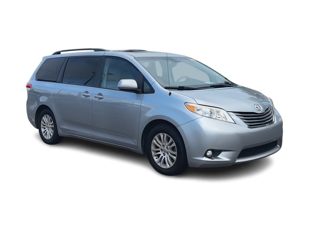 Thumbnail: 2014 Toyota Sienna - 8