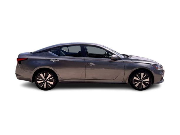 Thumbnail: 2022 Nissan Altima - 22