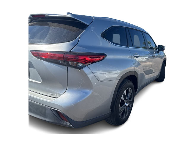 Thumbnail: 2023 Toyota Highlander - 12