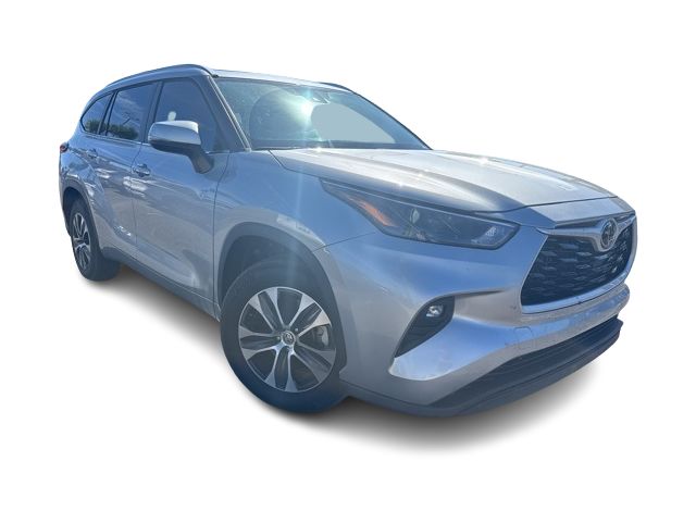 Thumbnail: 2023 Toyota Highlander - 9