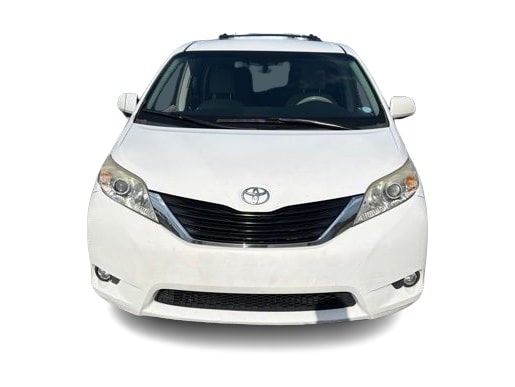 Thumbnail: 2012 Toyota Sienna - 9