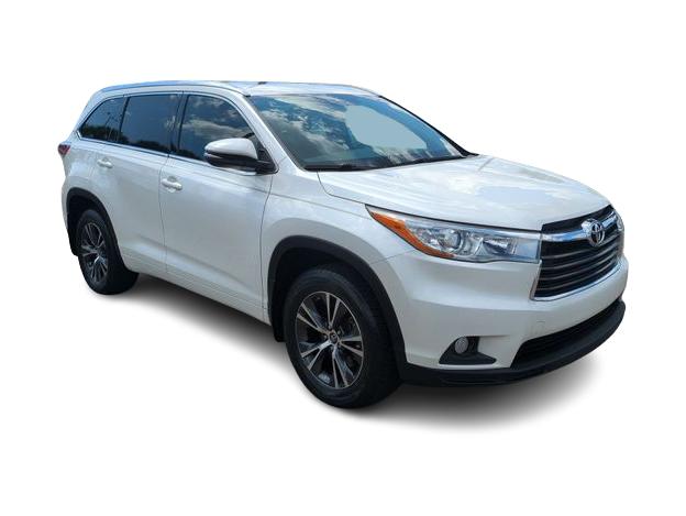 Thumbnail: 2016 Toyota Highlander - 21