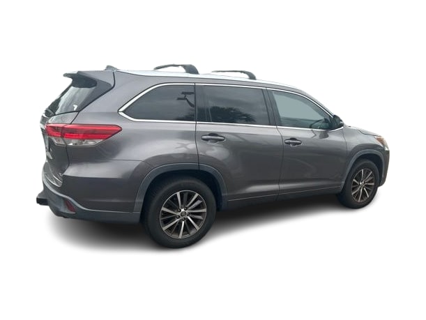 Thumbnail: 2017 Toyota Highlander - 22