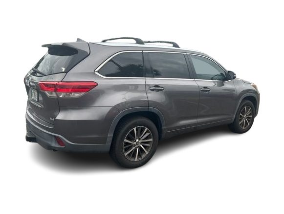 Thumbnail: 2017 Toyota Highlander - 23
