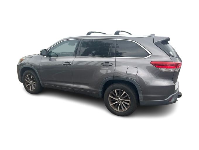 Thumbnail: 2017 Toyota Highlander - 25