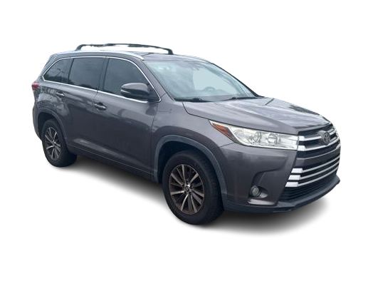 Thumbnail: 2017 Toyota Highlander - 17