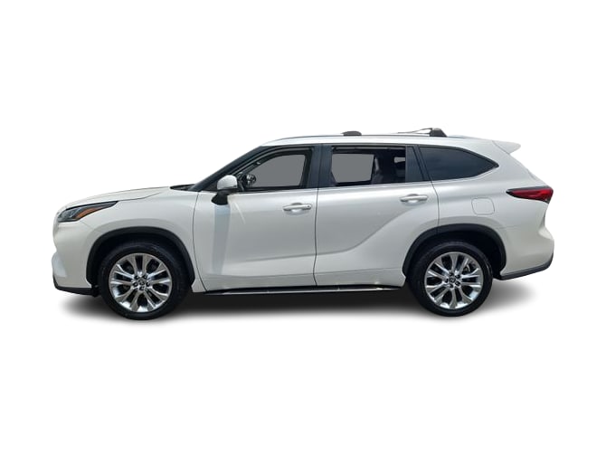 Thumbnail: 2021 Toyota Highlander - 3