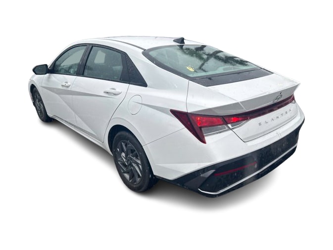 Thumbnail: 2024 Hyundai Elantra - 3