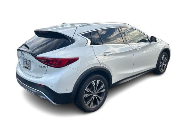 Thumbnail: 2018 INFINITI QX30 - 17