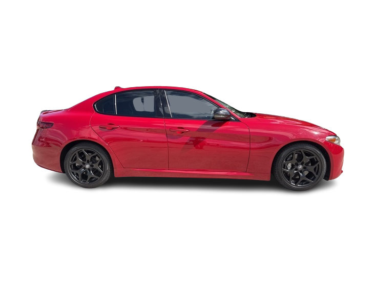2021 Alfa Romeo Giulia Base 13
