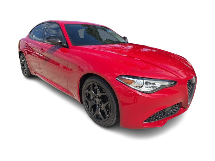 2021 Alfa Romeo Giulia Base 14