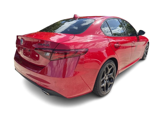 2021 Alfa Romeo Giulia Base 12