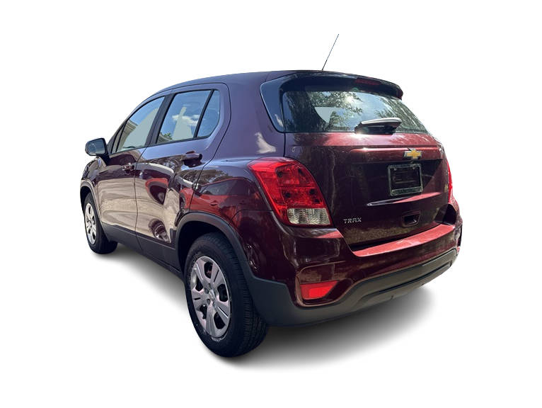 Thumbnail: 2017 Chevrolet Trax - 2