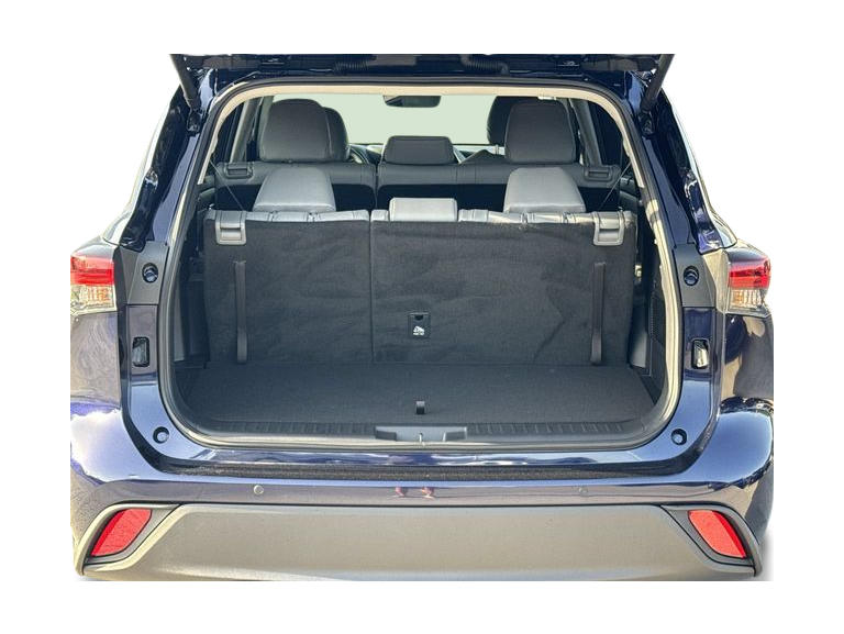 Thumbnail: 2026 Toyota Highlander - 16