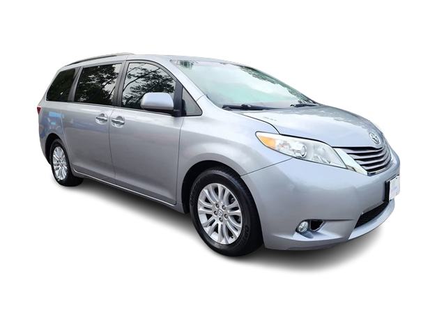 Thumbnail: 2017 Toyota Sienna - 20