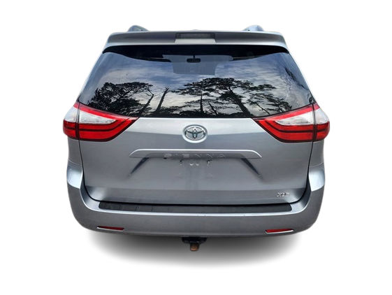 Thumbnail: 2017 Toyota Sienna - 5
