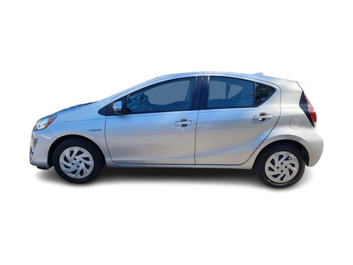 Thumbnail: 2016 Toyota Prius c - 3