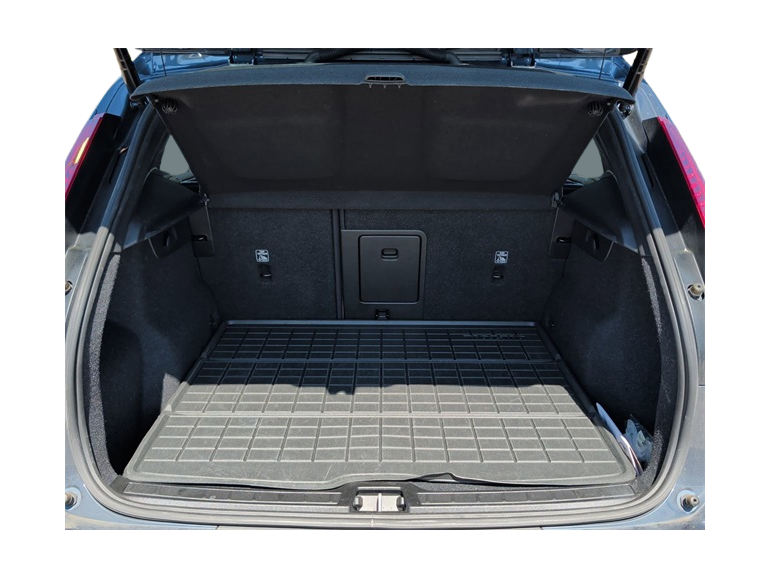 Thumbnail: 2021 Volvo XC40 - 14