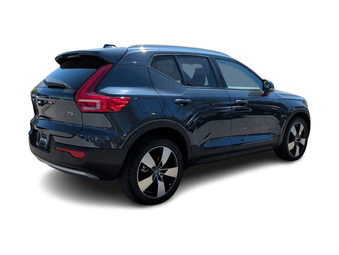 Thumbnail: 2021 Volvo XC40 - 16
