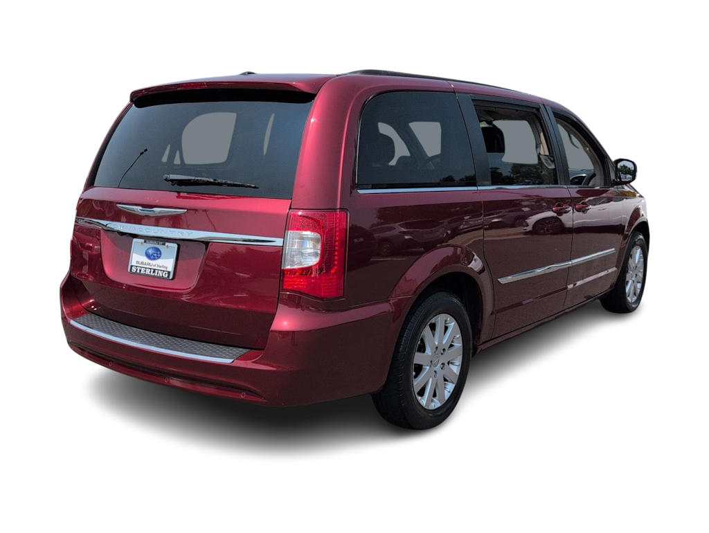 Thumbnail: 2011 Chrysler Town & Country - 20