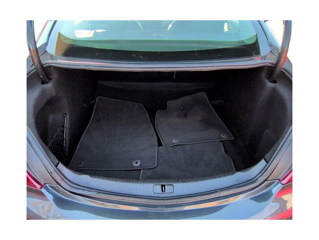 Thumbnail: 2014 Buick Regal - 17