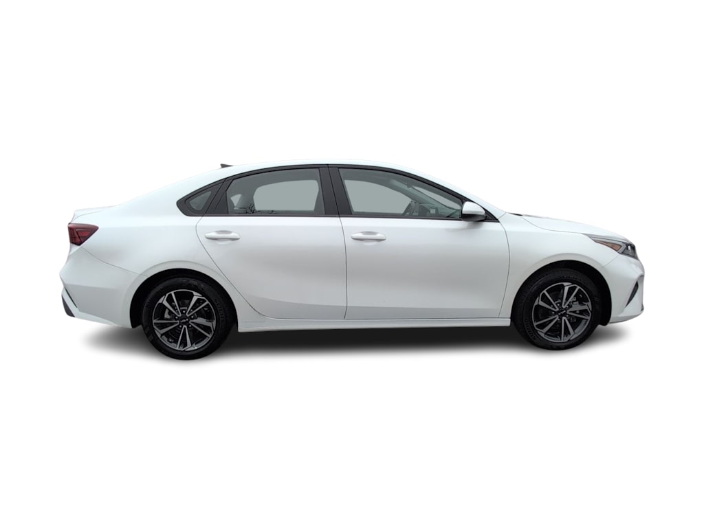 Thumbnail: 2024 Kia Forte - 25