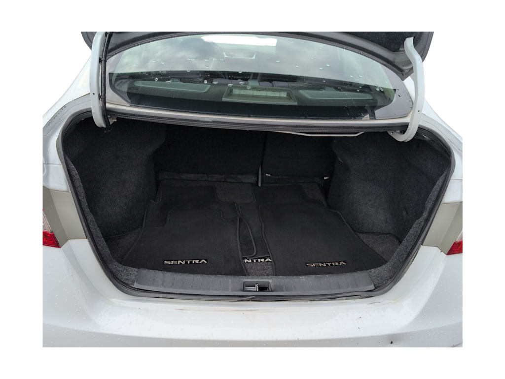 Thumbnail: 2015 Nissan Sentra - 18