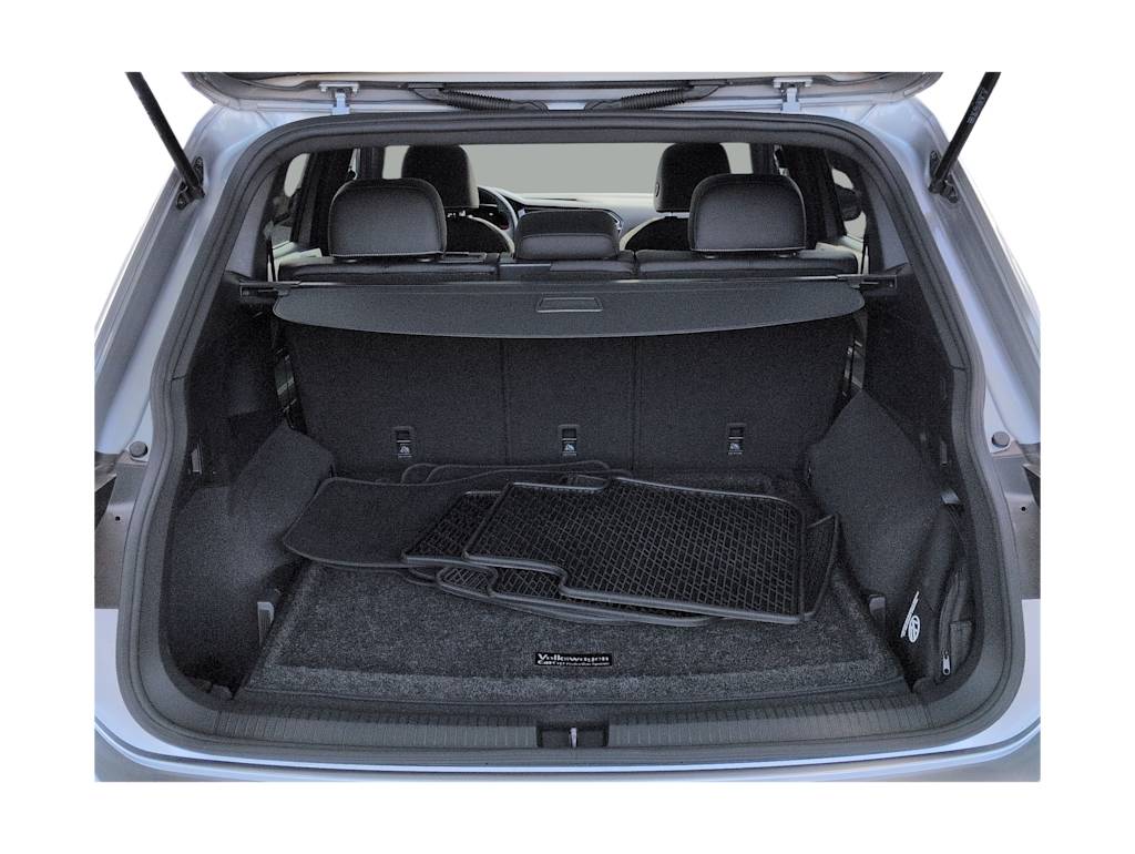 Thumbnail: 2023 Volkswagen Tiguan - 17