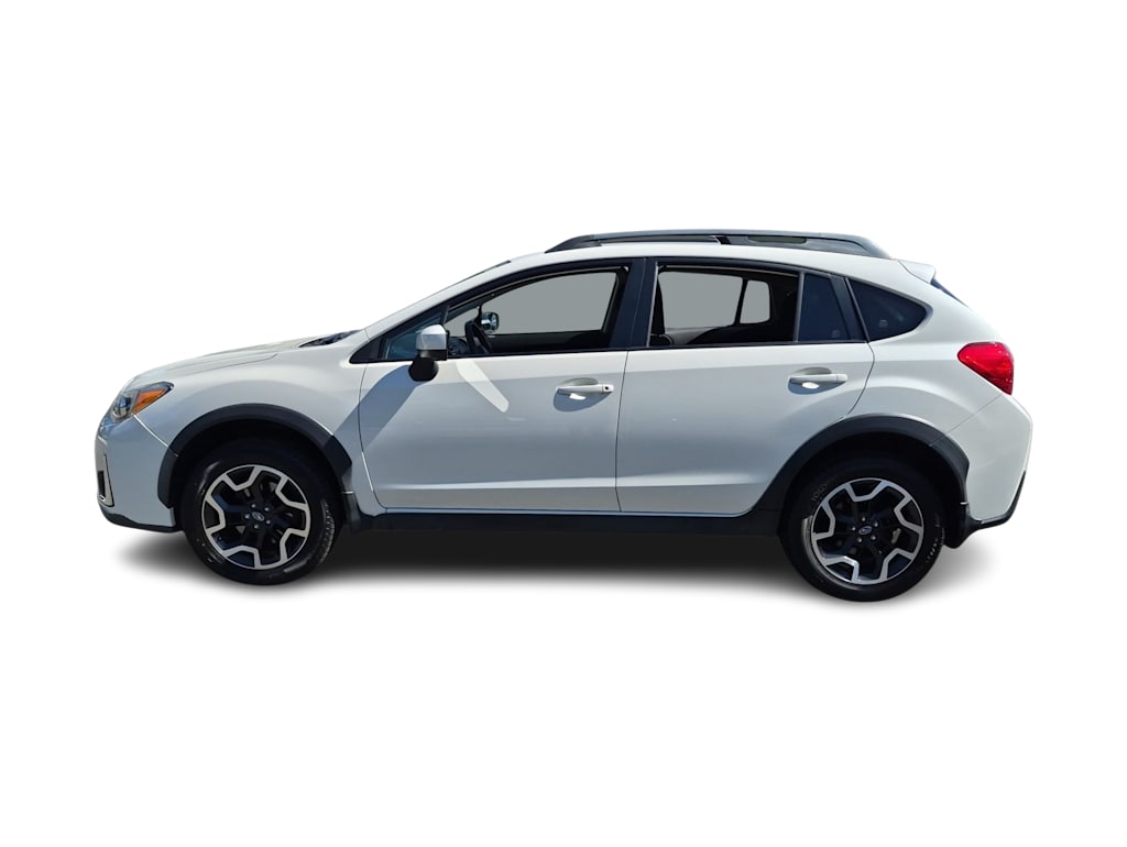 Thumbnail: 2017 Subaru Crosstrek - 3