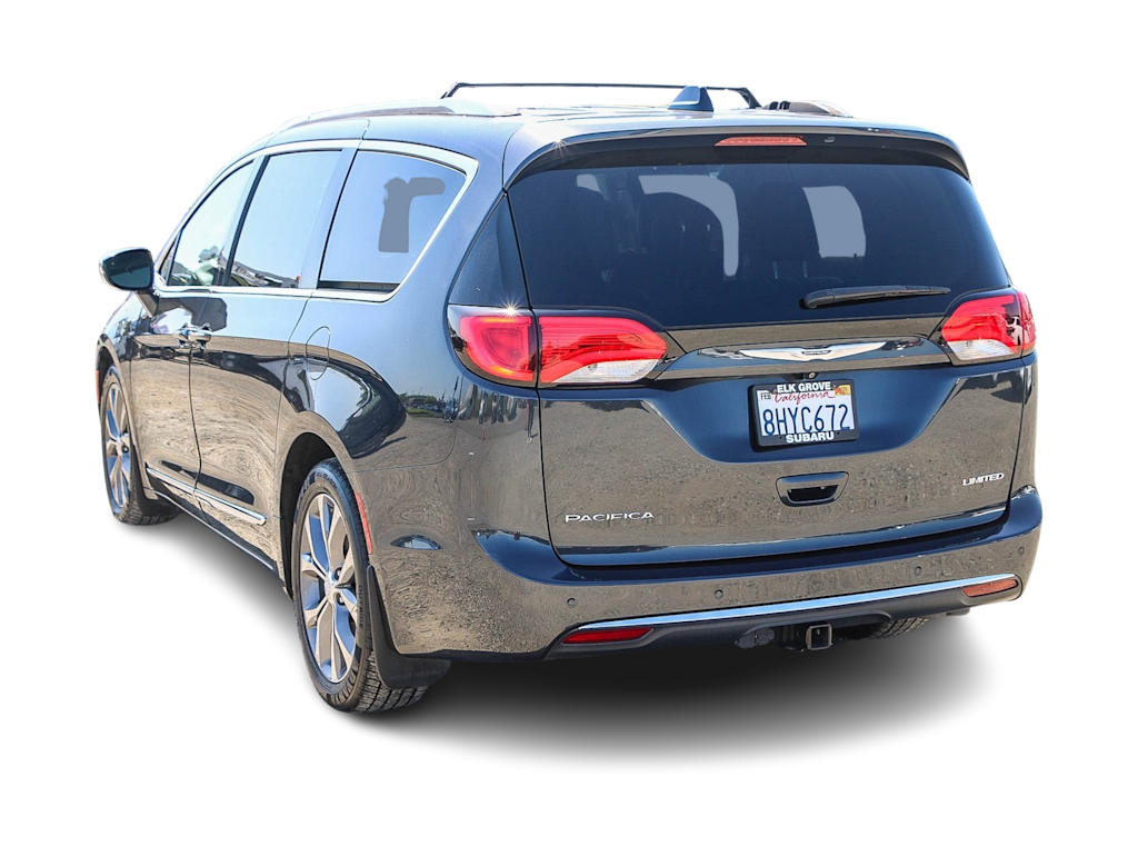 Thumbnail: 2019 Chrysler Pacifica - 3