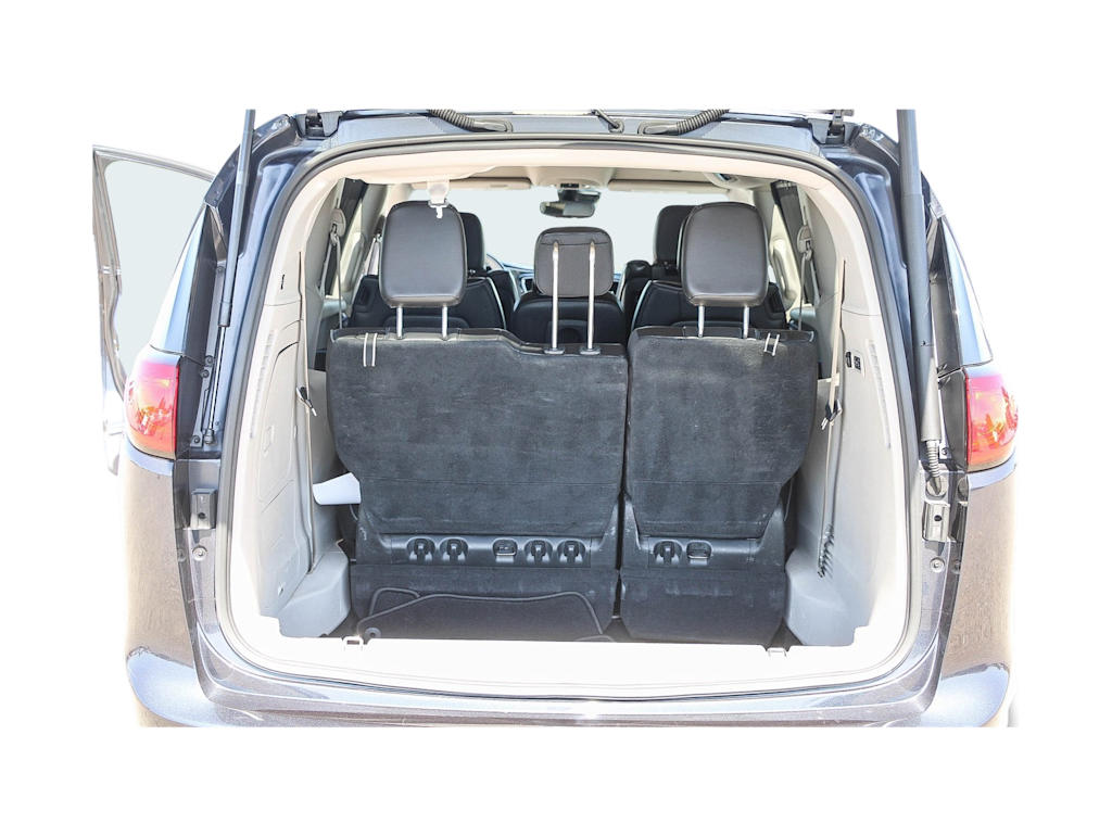 Thumbnail: 2019 Chrysler Pacifica - 15